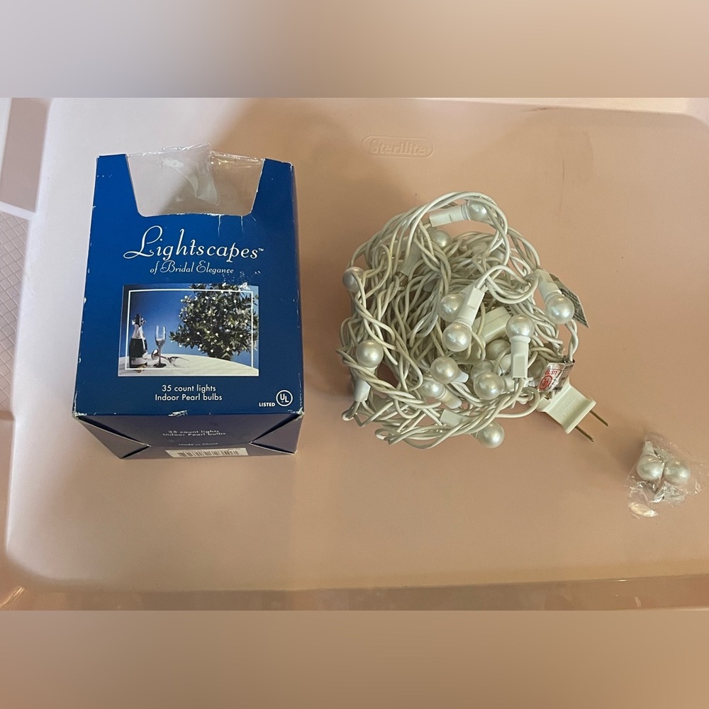 Lightscapes Pearl Bridal String Lights Indoor 35 count W/ 2 Replacements